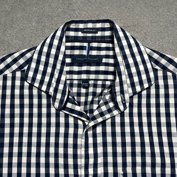 Tommy Hilfiger Men’s Blue Checkered Button-Up Shirt Medium Cotton Long Sleeve - Picture 2 of 4